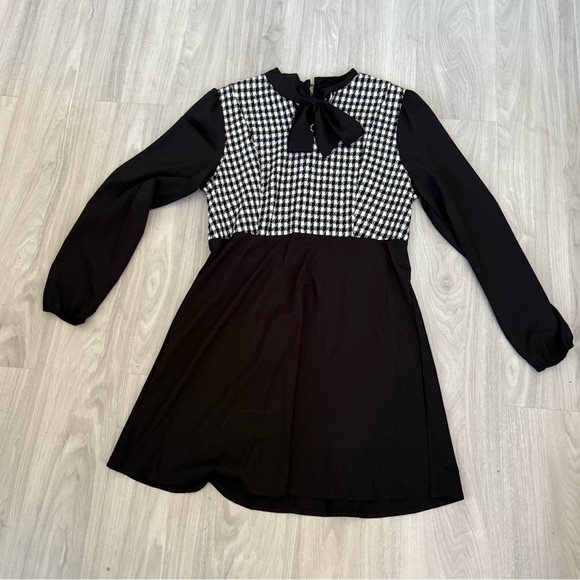 NEW!! Houndstooth Bow-Tie Dress – Size XL - Picture 7 of 8